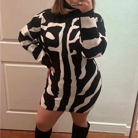 Zebra print sweater dress - Picture 4 of 5